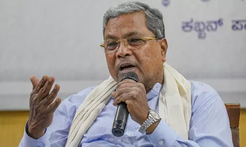 വഖഫ് ഭൂമിയിലെ ക്ഷേത്രങ്ങൾ നീക്കം ചെയ്യില്ല; കർഷകരെ ഒഴിപ്പിക്കില്ല-സിദ്ധരാമയ്യ