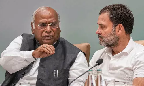 Congress press meet on parliament dispute