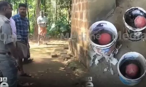 Explosion on terrace of house in Kannurs Ulikkal, Police found bombs, Kannur bomb blast