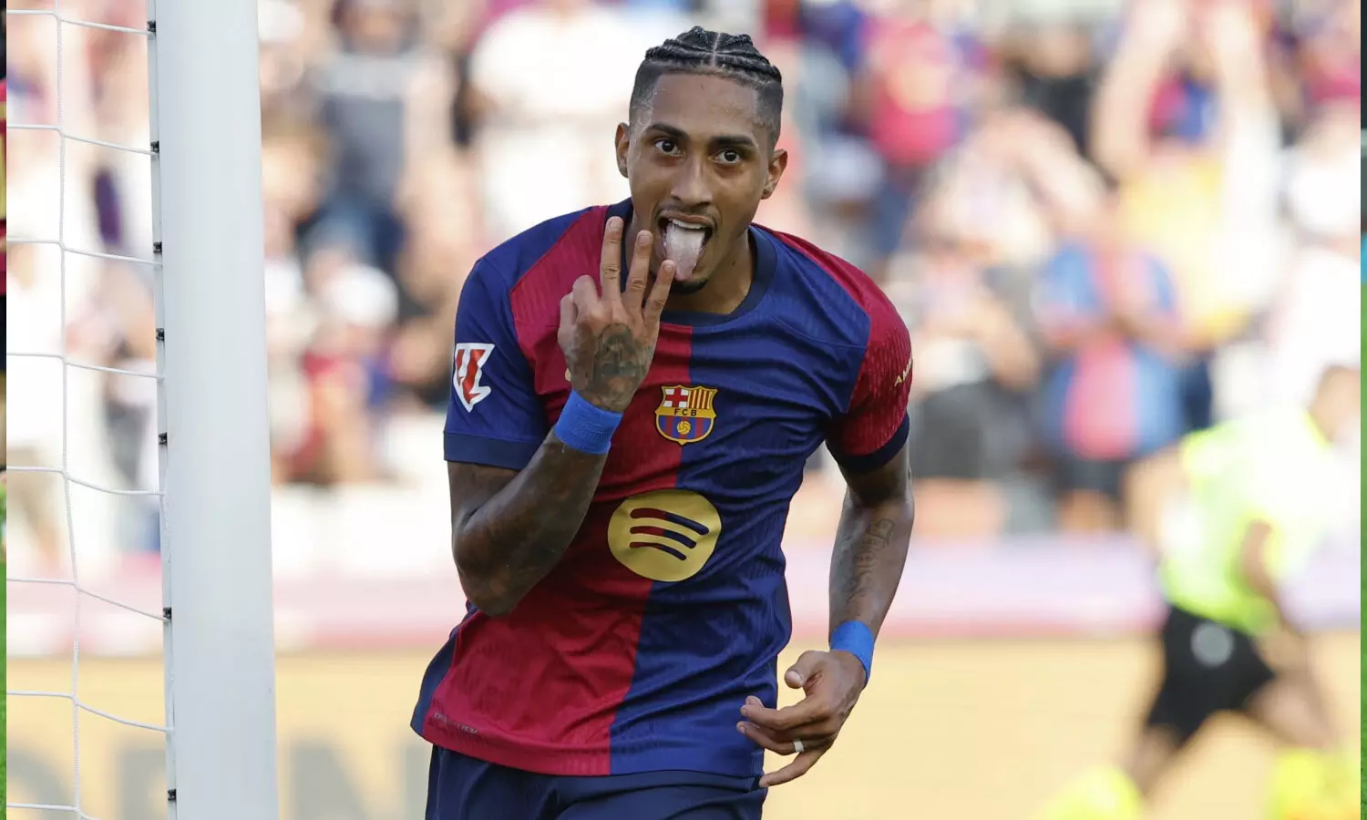 ബാഴ്സ വിടാനിരുന്ന റഫീന്യയെ ഫ്ലിക്ക് ക്ലിക്കാക്കിയത് എങ്ങനെ? ബാഴ്സ വിടാനിരുന്ന റഫീന്യയെ ഫ്ലിക്ക് ക്ലിക്കാക്കിയത് എങ്ങനെ?