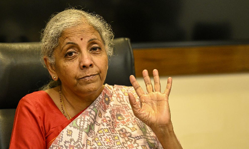 ഓൺലൈൻ ഫുഡ് ഡെലിവറിക്കുള്ള ജിഎസ്‌ടി കുറയില്ല, ഇൻഷുറൻസുകൾക്കും ഇളവില്ല