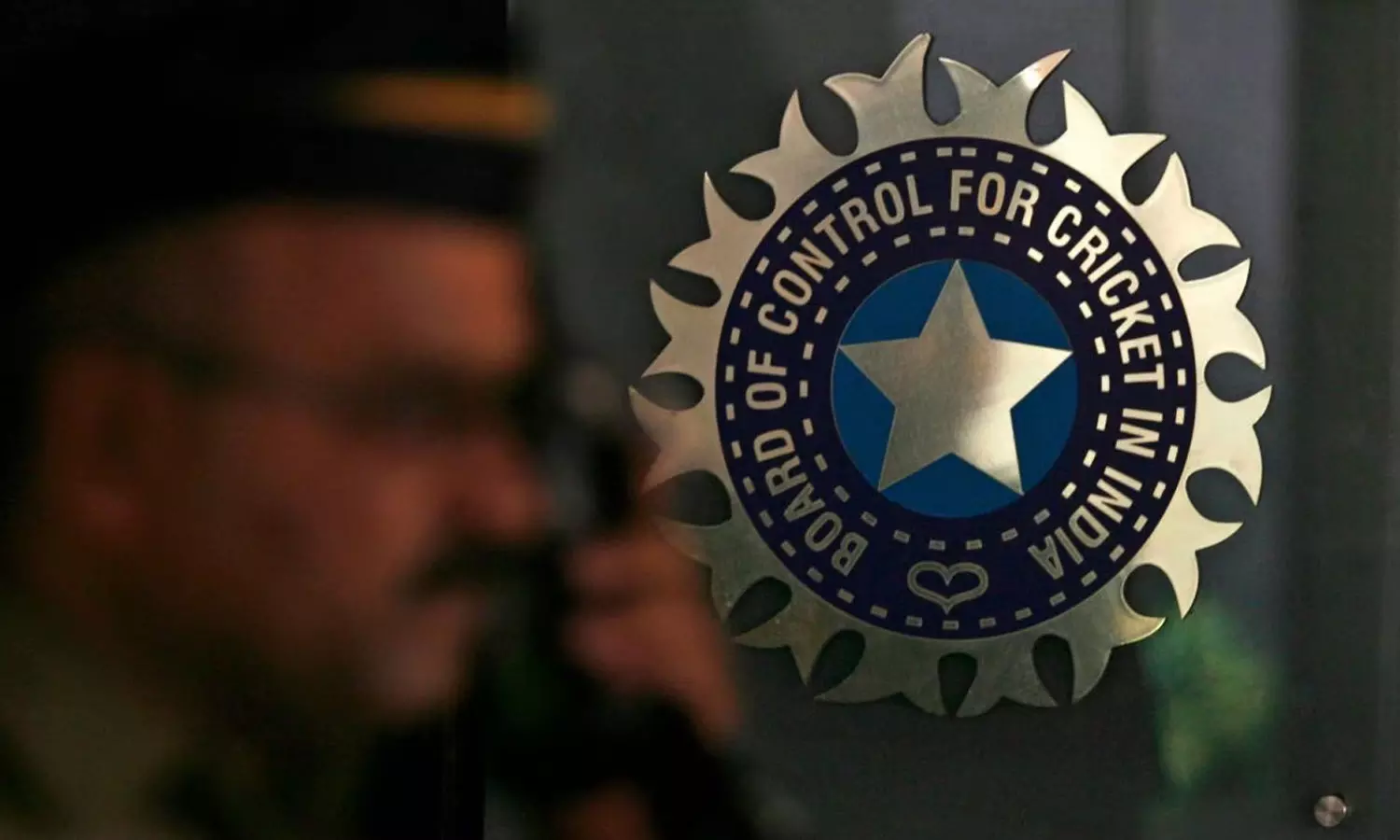 അസം അഡ്വക്കറ്റ് ജനറലിന്റെ ബിസിസിഐ നിയമനം; ചീഫ് ജസ്റ്റിസിന് കത്തയച്ച് ദേബബ്രത സൈകിയ അസം അഡ്വക്കറ്റ് ജനറലിന്റെ ബിസിസിഐ നിയമനം; ചീഫ് ജസ്റ്റിസിന് കത്തയച്ച് ദേബബ്രത സൈകിയ