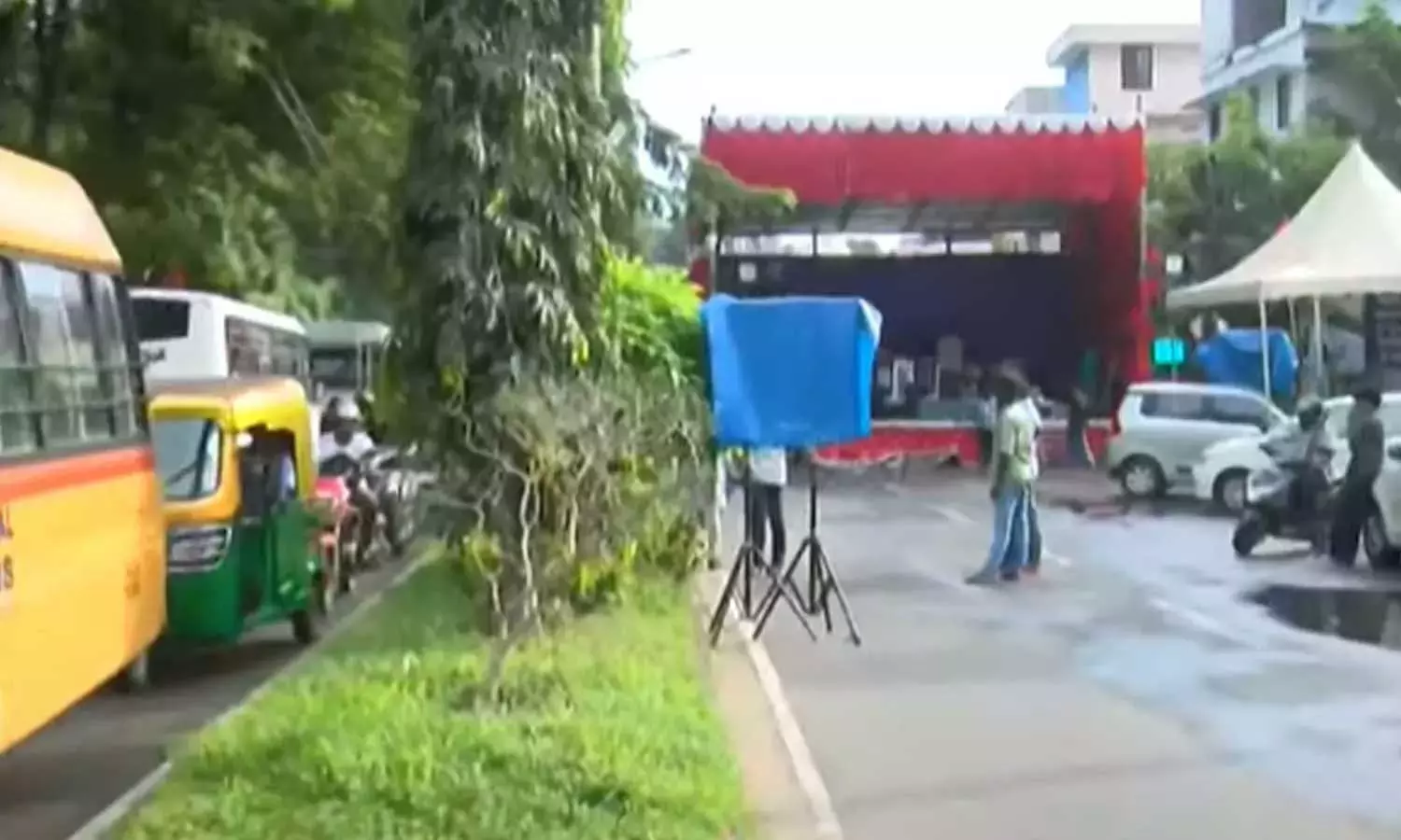 റോഡ് അടച്ച് സ്റ്റേജ് കെട്ടിയത് ശരിയായില്ല; സിപിഎം പാളയം ഏരിയ കമ്മിറ്റിക്ക് വിമർശനവുമായി ജില്ലാ സെക്രട്ടറി റോഡ് അടച്ച് സ്റ്റേജ് കെട്ടിയത് ശരിയായില്ല; സിപിഎം പാളയം ഏരിയ കമ്മിറ്റിക്ക് വിമർശനവുമായി ജില്ലാ സെക്രട്ടറി