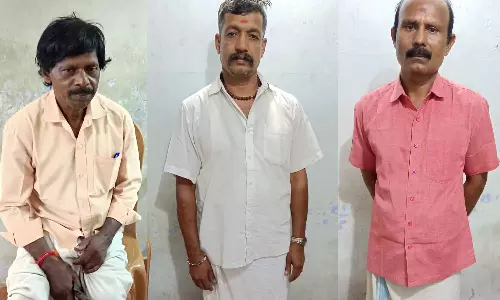 പാലക്കാട് സ്കൂളിലെ ക്രിസ്മസ് ആഘോഷം തടയാൻ ശ്രമിച്ചു; വിഎച്ച്പി നേതാക്കൾ അറസ്റ്റിൽ