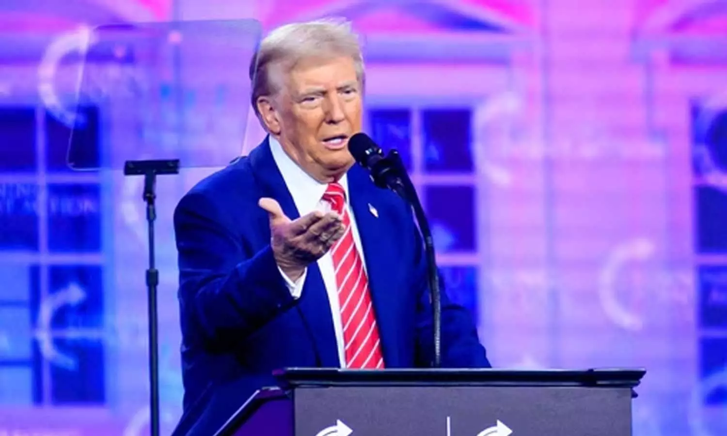 ‘ട്രാൻസ്ജെൻഡർ ഭ്രാന്ത് അവസാനിപ്പിക്കും’; യുഎസിൽ ആണും പെണ്ണും മാത്രം മതിയെന്ന് ട്രംപ്