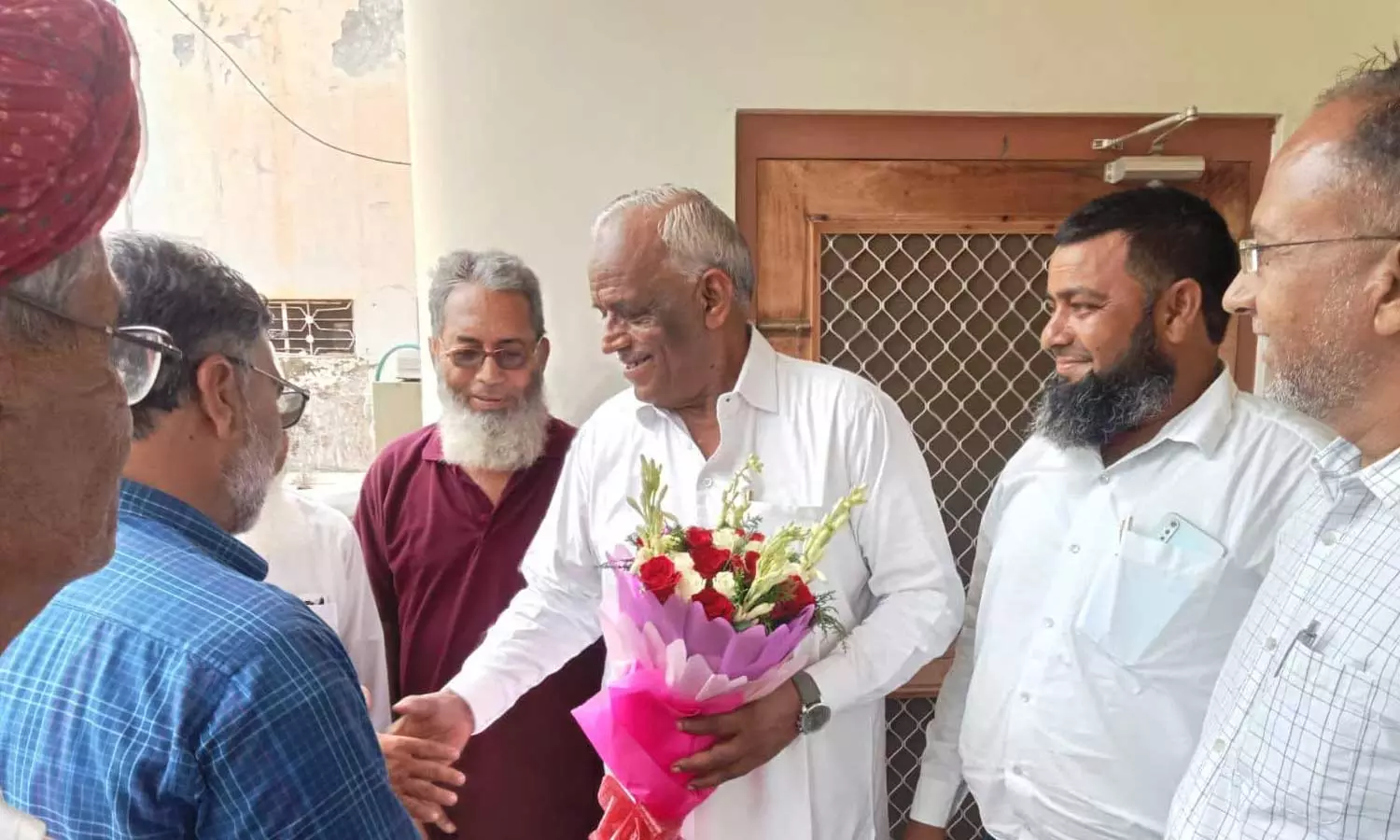 കേരളത്തിന് പുറത്ത് സിപിഎം ജയം ജമാഅത്തെ ഇസ്ലാമി പിന്തുണയിൽ; സിപിഎമ്മിന് മറുപടിയായി ചിത്രങ്ങൾ പുറത്തുവിട്ട് ജമാഅത്ത് കേരളത്തിന് പുറത്ത് സിപിഎം ജയം ജമാഅത്തെ ഇസ്ലാമി പിന്തുണയിൽ; സിപിഎമ്മിന് മറുപടിയായി ചിത്രങ്ങൾ പുറത്തുവിട്ട് ജമാഅത്ത്