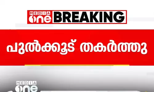 പാലക്കാട് സ്കൂളിലെ പുൽക്കൂട് തകർത്ത നിലയിൽ പാലക്കാട് സ്കൂളിലെ പുൽക്കൂട് തകർത്ത നിലയിൽ