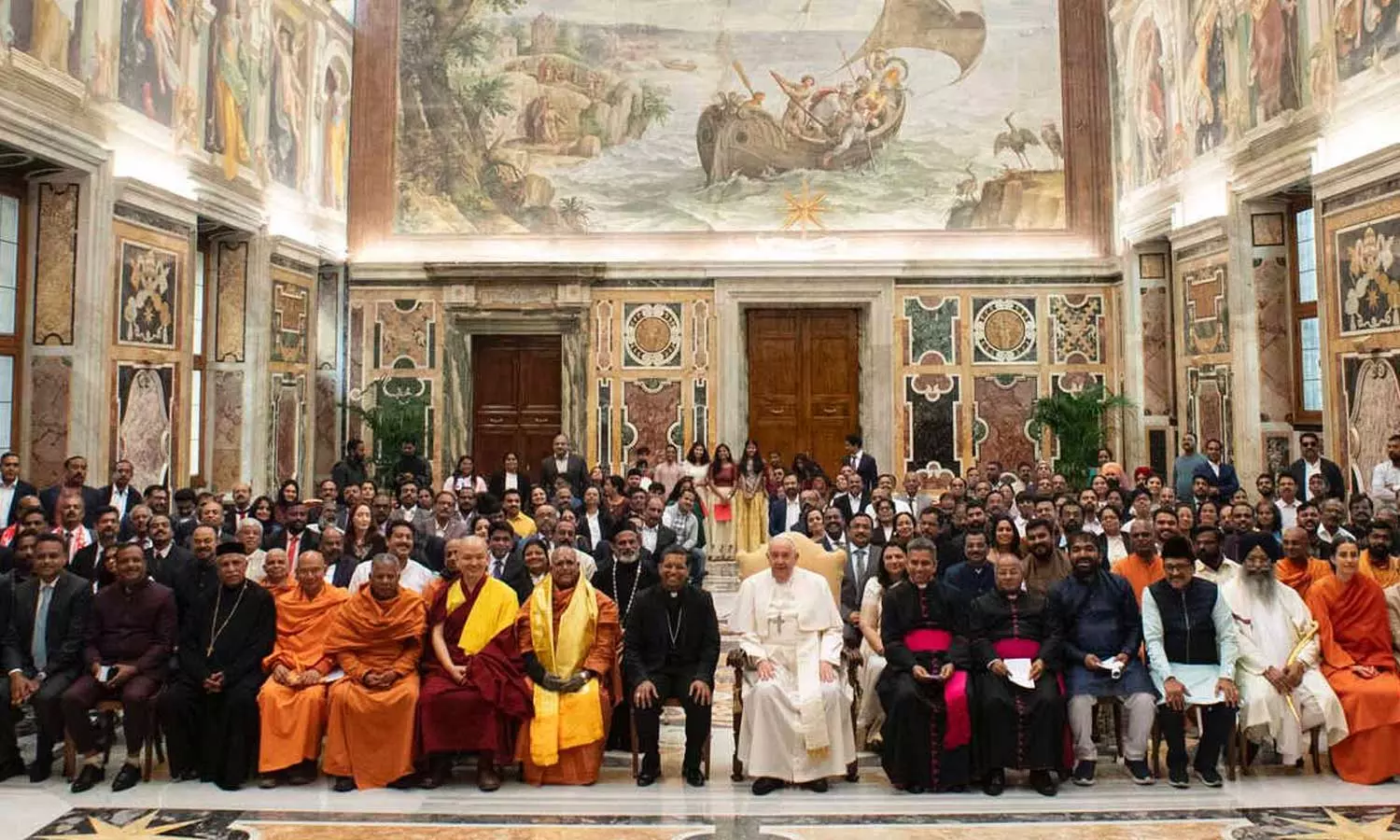 ‘മതങ്ങള്‍ പകര്‍ന്നുനല്‍കുന്ന ആശയങ്ങള്‍ മുറുകെ പിടിച്ച് എല്ലാ ദിവസവും മാനവികത ആഘോഷിക്കാം’​; ക്രിസ്​മസ്​ സന്ദേശവുമായി സാദിഖലി തങ്ങൾ