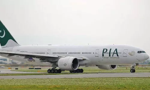 വ്യാജരേഖ ചമച്ച്  വിമാനം പറത്തിയത് 24 വർഷം; വ്യാജ പൈലറ്റുകളെ  അറസ്റ്റ് ചെയ്ത് പാകിസ്താൻ