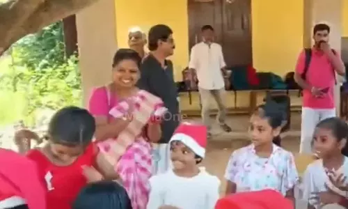 വിവാദങ്ങൾക്കി​ടെ നല്ലേപ്പിള്ളി ഗവ. യുപി സ്കൂളിൽ ക്രിസ്മസ് ആഘോഷം