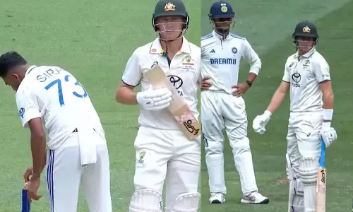 മാർനസ് ഇത് നോക്കൂ...; വീണ്ടും ബെയിൽസ് മാറ്റിവച്ച് സിറാജ്, പണികിട്ടിയത് ഖ്വാജക്ക്