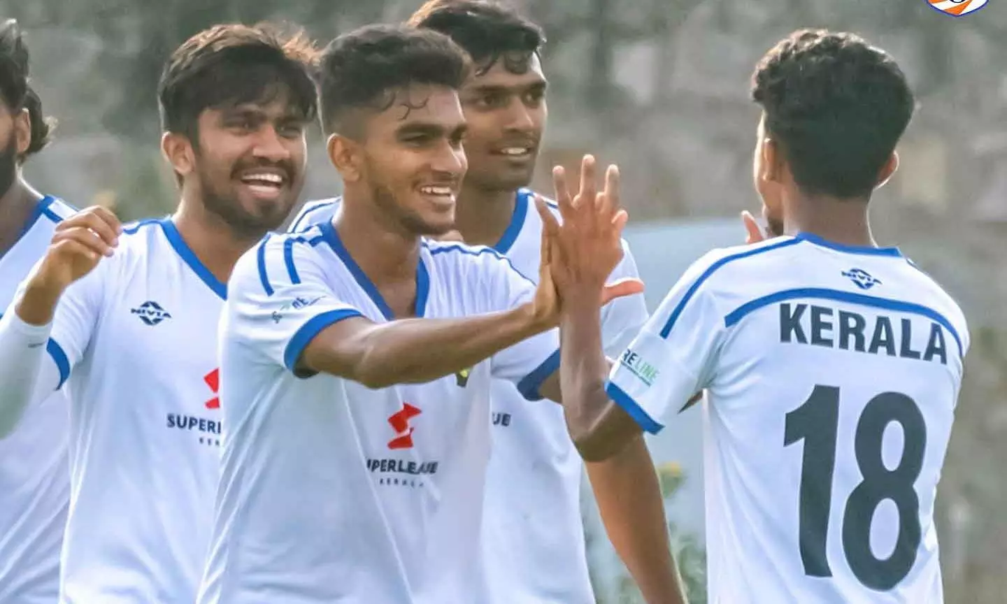 സന്തോഷ് ട്രോഫി: ജമ്മു കശ്മീരിനെ തോൽപ്പിച്ച് കേരളം സെമിയിൽ സന്തോഷ് ട്രോഫി: ജമ്മു കശ്മീരിനെ തോൽപ്പിച്ച് കേരളം സെമിയിൽ