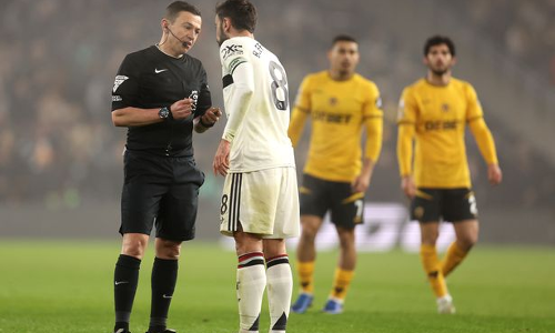 ബ്രൂണോ ഫെര്‍ണാണ്ടസിന് വീണ്ടും റെഡ് കാര്‍ഡ്; വോള്‍വ്സിനോടും നാണംകെട്ട് യുണൈറ്റഡ്