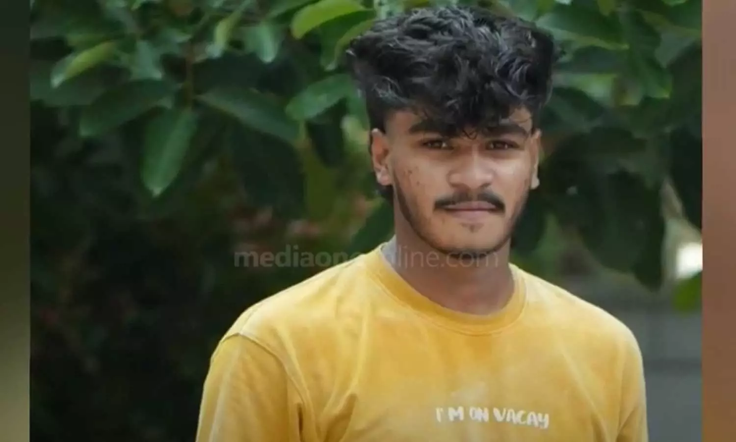 സ്കൂട്ടറില്‍ നിന്ന് തെറിച്ച് ലോറിക്കടിയിലേക്ക് വീണു; ബൈക്ക് യാത്രികന് ദാരുണാന്ത്യം