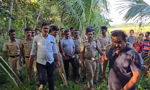 കുന്നംകുളത്തെ വീട്ടമ്മയുടെ കൊലപാതകം; തെളിവെടുപ്പിനിടെ പ്രതിയെ കയ്യേറ്റം ചെയ്യാനൊരുങ്ങി നാട്ടുകാർ, സംഘർഷം