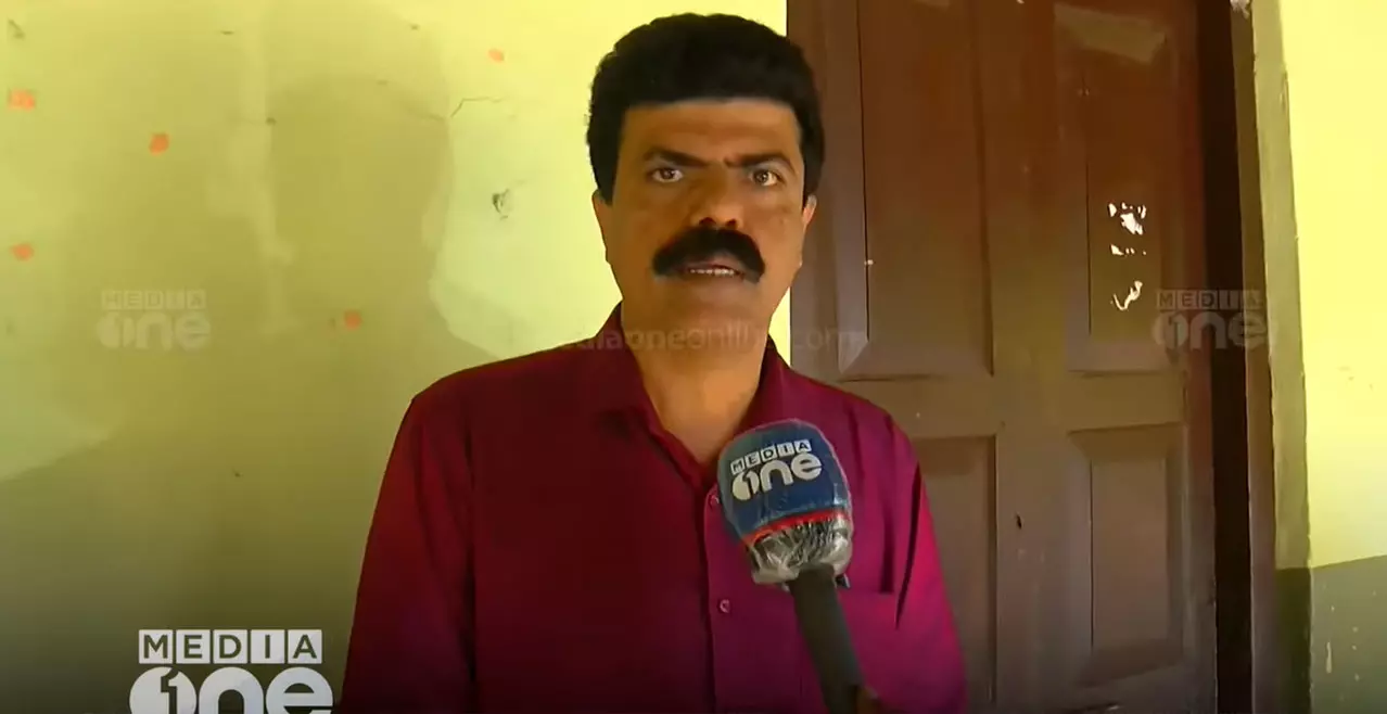 കായികമേളയിലെ വിലക്ക് ദൗർഭാഗ്യകരം; പൊതുവിദ്യാഭ്യാസ വകുപ്പിന് നിവേദനം നൽകുമെന്ന് തിരുനാവായ നാവാമുകുന്ദ സ്കൂൾ പ്രിൻസിപ്പൽ കായികമേളയിലെ വിലക്ക് ദൗർഭാഗ്യകരം; പൊതുവിദ്യാഭ്യാസ വകുപ്പിന് നിവേദനം നൽകുമെന്ന് തിരുനാവായ നാവാമുകുന്ദ സ്കൂൾ പ്രിൻസിപ്പൽ