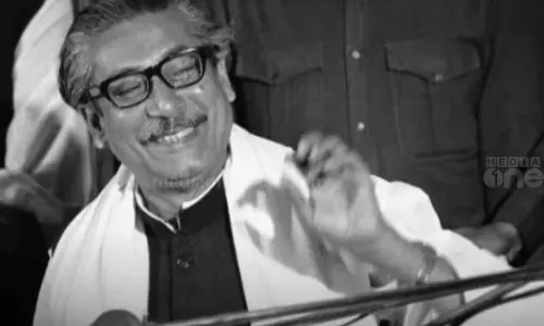 ചരിത്രം തിരുത്തി ബം​ഗ്ലാദേശ് സർക്കാർ; ശൈഖ് മുജീബുർ റഹ്മാനെ രാഷ്ട്രപിതാവ് പദവിയിൽ നിന്നും മാറ്റി