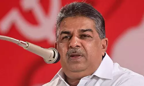 പുകവലിച്ചതിന് ജാമ്യമില്ലാ വകുപ്പ് എന്തിന്? ഞാനും പുകവലിക്കാറുണ്ട്; യു. പ്രതിഭയുടെ മകനെതിരായ കേസിൽ എക്‌സൈസിനെതിരെ മന്ത്രി സജി ചെറിയാൻ