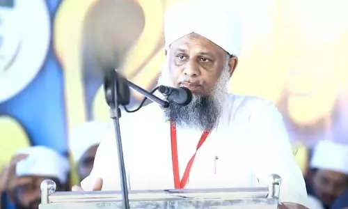 ‘ഒരു മുസ്ലിം സംഘടനയും തീവ്രവാദലൈൻ സ്വീകരിക്കുന്നില്ല, ഭരണഘടനയെയും ദേശീയതയെയും അംഗീകരിക്കാത്ത ഒരു ഇസ്ലാമിക പ്രസ്ഥാനവുമില്ല’ ദക്ഷിണ കേരള ജംഇയ്യത്തുല് ഉലമ ‘ഒരു മുസ്ലിം സംഘടനയും തീവ്രവാദലൈൻ സ്വീകരിക്കുന്നില്ല, ഭരണഘടനയെയും ദേശീയതയെയും അംഗീകരിക്കാത്ത ഒരു ഇസ്ലാമിക പ്രസ്ഥാനവുമില്ല’ ദക്ഷിണ കേരള ജംഇയ്യത്തുല് ഉലമ