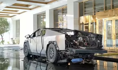 ലാസ് വേഗാസ് സ്‌ഫോടനം.. ടയർ പൊട്ടിയില്ല, ഡോറുകൾ അടഞ്ഞ് തന്നെ; തകരാതെ  സൈബർ ട്രക്ക്