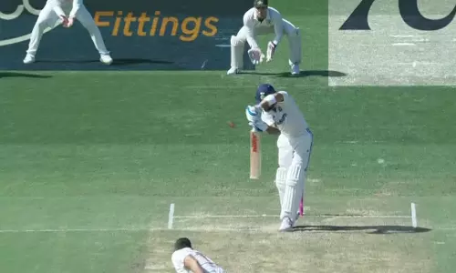 പാഠം പഠിക്കാതെ കോഹ്ലി; ബി.ജി.ടിയിൽ  ഒരേ പോലെ പുറത്തായത് എട്ട് തവണ