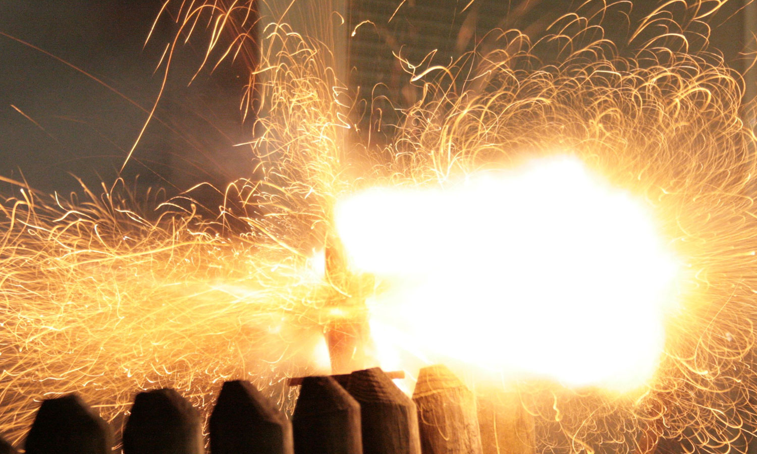 തമിഴ്നാട്ടിൽ‌ പടക്കനിർമാണ ശാലയിൽ സ്ഫോടനം; ആറ് മരണം