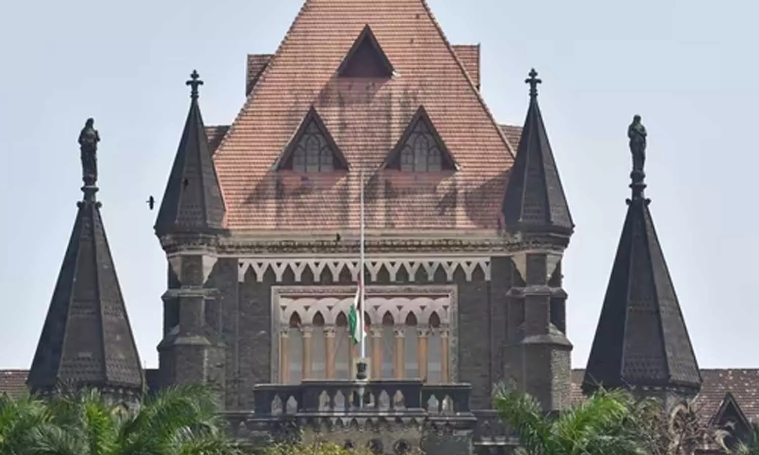 ഒരുതവണ മാത്രം പെണ്‍കുട്ടിയെ പിന്തുടരുന്നത് സ്റ്റോക്കിങ് ആയി കണക്കാക്കാനാകില്ല; ബോംബെ ഹൈക്കോടതി