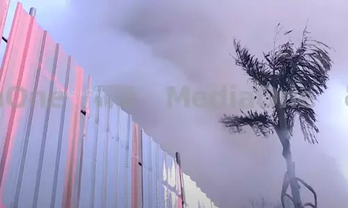 കാക്കനാട് വാഴക്കാലയിലെ ആക്രി ഗോഡൗണിൽ വൻ തീപിടിത്തം