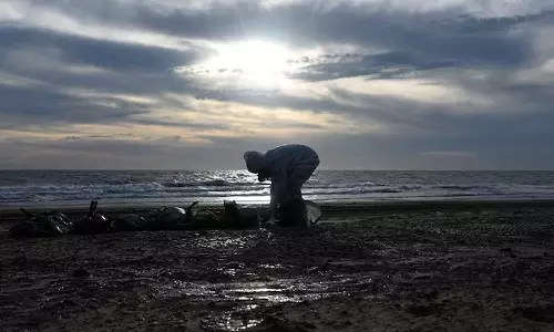 കരിങ്കടലിൽ എണ്ണ ചോർച്ച; ക്രിമിയയിൽ അടിയന്തരാവസ്ഥ പ്രഖ്യാപിച്ച് റഷ്യ