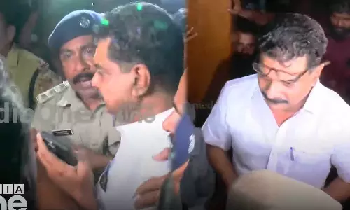 ജയിലിലിട്ട് എന്നെ കൊല്ലുമായിരിക്കും; ജീവൻ ബാക്കിയുണ്ടെങ്കിൽ പുറത്തിറങ്ങിയാൽ ബാക്കി കാണിച്ചുകൊടുക്കാം-അറസ്റ്റിനു മുൻപ് പി.വി അൻവർ