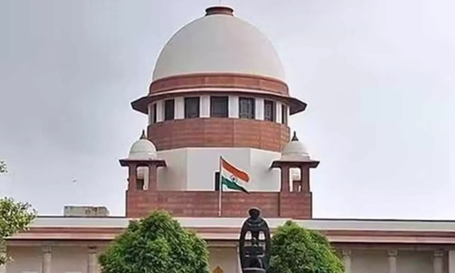 ഹേമകമ്മിറ്റി റിപ്പോർട്ട്: മൊഴികളുടെ അടിസ്ഥാനത്തിൽ അന്വേഷണം വേണമെന്ന ഉത്തരവിനെതിരായ അപ്പീൽ സുപ്രിംകോടതി ഇന്ന് പരിഗണിക്കും ഹേമകമ്മിറ്റി റിപ്പോർട്ട്: മൊഴികളുടെ അടിസ്ഥാനത്തിൽ അന്വേഷണം വേണമെന്ന ഉത്തരവിനെതിരായ അപ്പീൽ സുപ്രിംകോടതി ഇന്ന് പരിഗണിക്കും