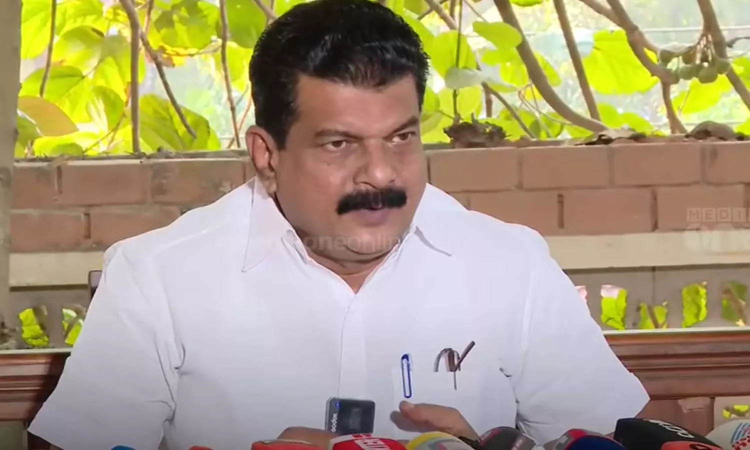 2026ൽ യുഡിഎഫ് അധികാരത്തിൽ വരണം; ആരുടെ കൂടെയാണെങ്കിലും ജനങ്ങളോടൊപ്പം മരിച്ചുനിൽക്കും-പി.വി അൻവർ 2026ൽ യുഡിഎഫ് അധികാരത്തിൽ വരണം; ആരുടെ കൂടെയാണെങ്കിലും ജനങ്ങളോടൊപ്പം മരിച്ചുനിൽക്കും-പി.വി അൻവർ