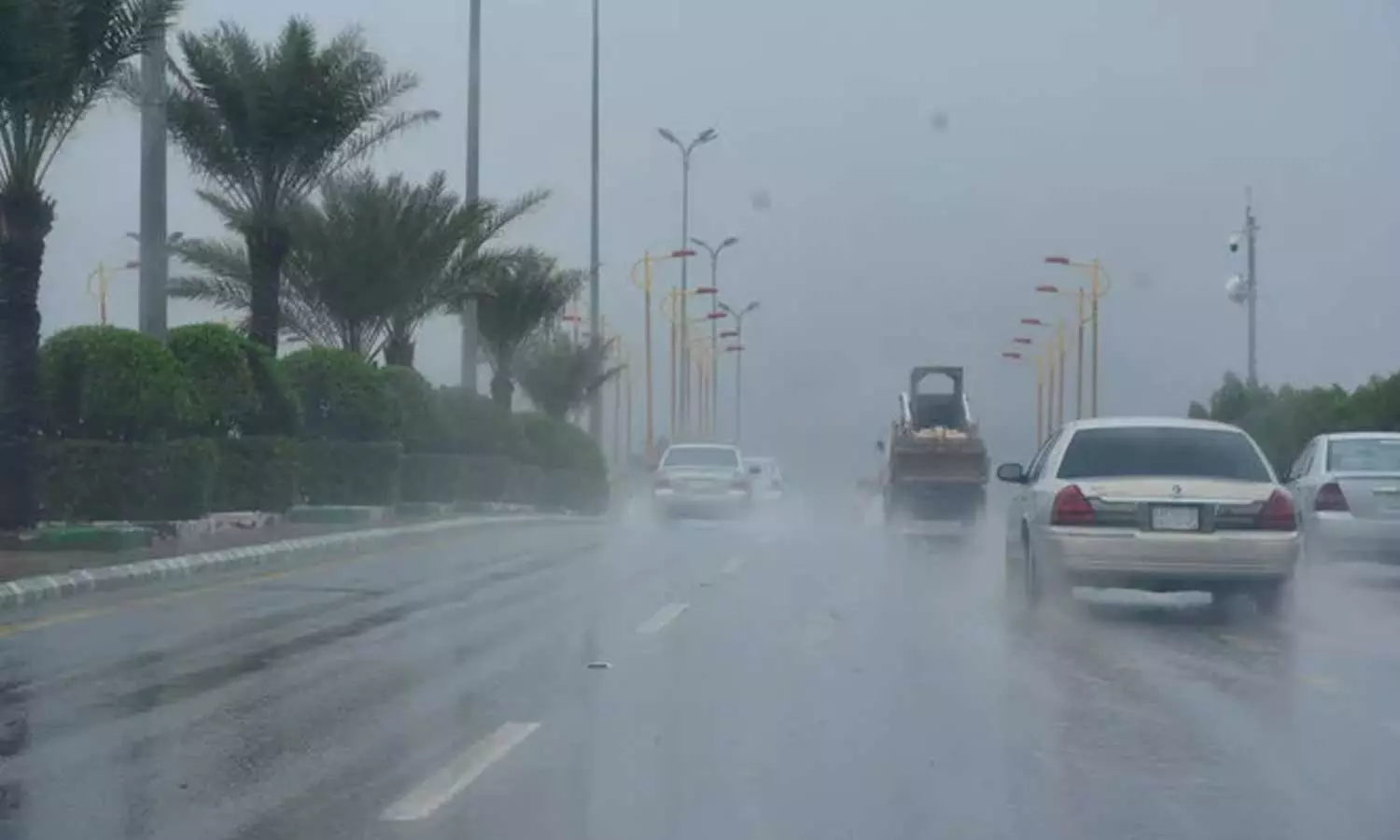 സൗദിയിലെ വിവിധ പ്രവിശ്യകളിൽ നാളെയും ശക്തമായ മഴക്ക് സാധ്യത