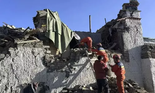 ​​ദുരന്തഭൂമിയായി നേപ്പാൾ; ഭൂചലനത്തിൽ 95 മരണം