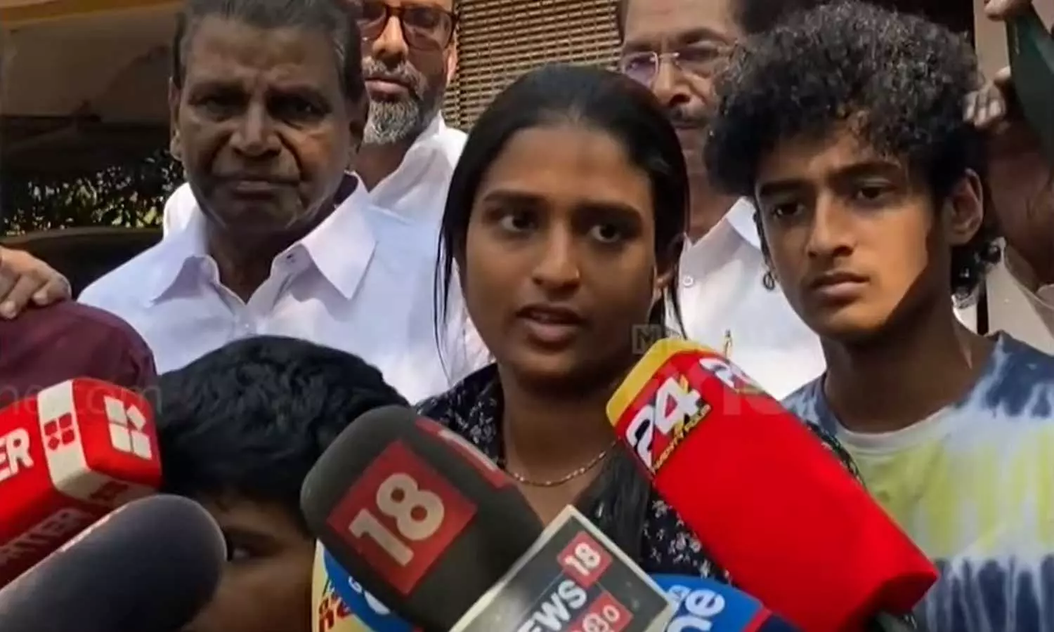 എൻ.എം വിജയന്റെ ആത്മഹത്യ; സാമ്പത്തിക ബാധ്യതകൾ ഏറ്റെടുക്കുമെന്ന് കെപിസിസി ഉപസമിതി എൻ.എം വിജയന്റെ ആത്മഹത്യ; സാമ്പത്തിക ബാധ്യതകൾ ഏറ്റെടുക്കുമെന്ന് കെപിസിസി ഉപസമിതി