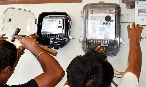 വൈദ്യുതിബില്ല് കണ്ട് ഷോക്കടിച്ച് ഗൃഹനാഥന്‍; ലഭിച്ചത് 200 കോടിയുടെ ബില്ല്