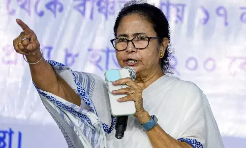 ബംഗാൾ തെരഞ്ഞെടുപ്പിൽ തൃണമൂൽ കോൺഗ്രസ്​ ഒറ്റയ്​ക്ക്​ മത്സരിക്കുമെന്ന്​ മമത