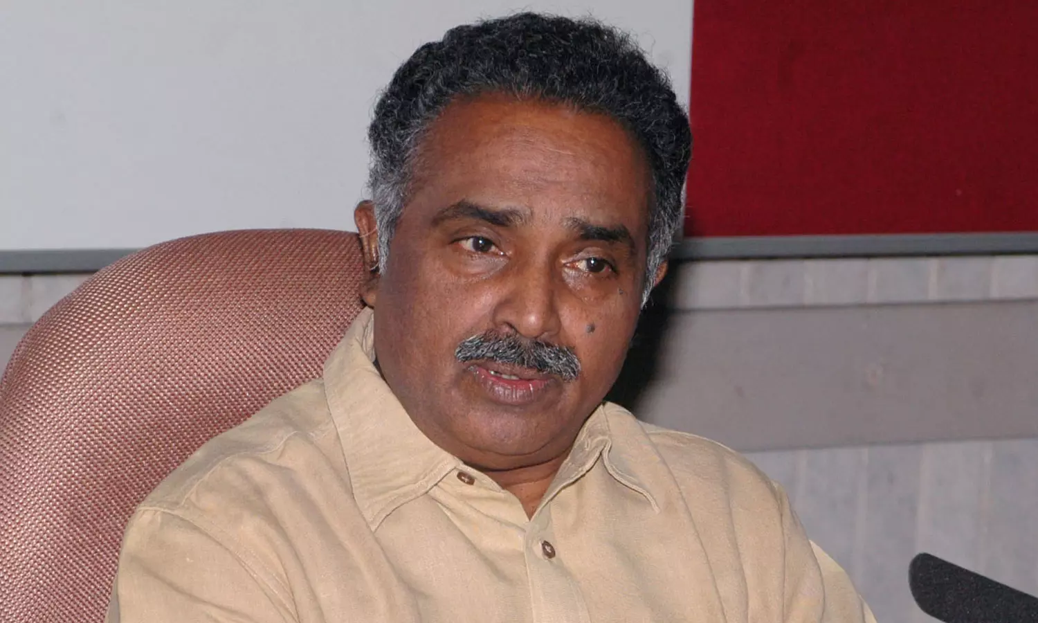 P.V അൻവർ TMCയിൽ ചേർന്നാൽ MLA സ്ഥാനം നഷ്ടമാകും: P.D.T ആചാരി P.V അൻവർ TMCയിൽ ചേർന്നാൽ MLA സ്ഥാനം നഷ്ടമാകും: P.D.T ആചാരി