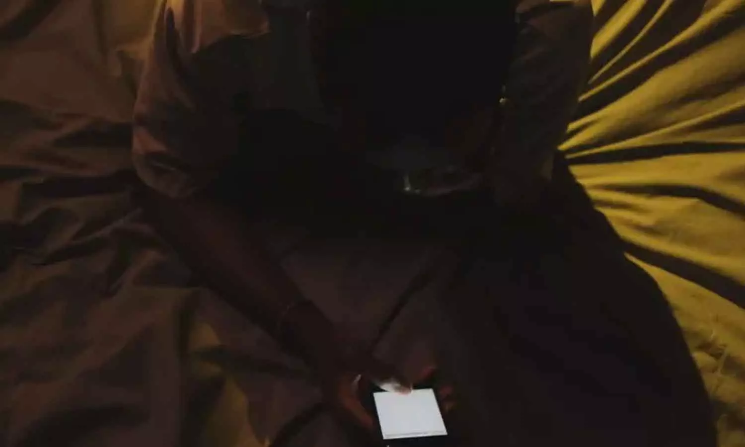 ഉറങ്ങാൻ കിടക്കുമ്പോൾ റീൽസ് കാണുന്നവരാണോ? പണി കിട്ടുമെന്ന് പഠനം