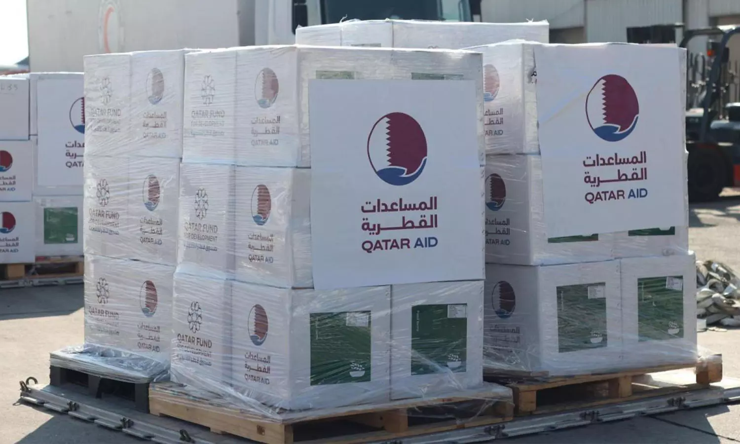 സിറിയയിലേക്ക് വീണ്ടും സഹായമെത്തിച്ച് ഖത്തര്; 37 ടണ് ഭക്ഷ്യവസ്തുക്കളാണ് ഡമസ്കസിലെത്തിച്ചത് സിറിയയിലേക്ക് വീണ്ടും സഹായമെത്തിച്ച് ഖത്തര്; 37 ടണ് ഭക്ഷ്യവസ്തുക്കളാണ് ഡമസ്കസിലെത്തിച്ചത്