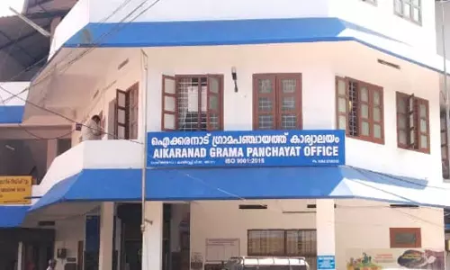 നിര്‍മാണ ജോലിക്കിടെ കടന്നലാക്രമണം: ഐക്കരനാട് പഞ്ചായത്ത് ഓവർസീയറടക്കം എട്ട്പേർ ആശുപത്രിയിൽ