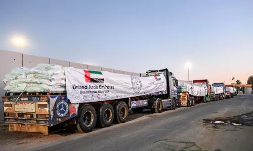 ലബനാനിലേക്കും ഗസ്സയിലേക്കും കൂടുതൽ സഹായമെത്തിച്ച് യുഎഇ