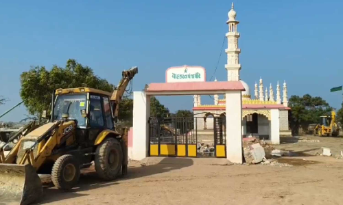 Massive bulldozing operation continues in Gujarat; Hundreds of buildings, including 10 dargahs, demolished on Bet Dwarka and Pirotan islands, Hazrat Panj Peer Dargah bulldozed, Gujarat demolition drive, Bet Dwarka demolition drive, Pirotan demolition drive