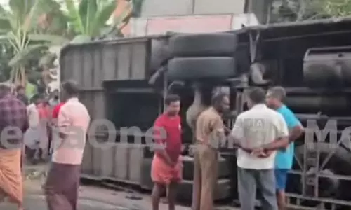 pathanamthitta bus accident
