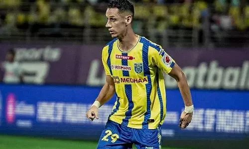 എല്ലാം പെട്ടെന്നായിരുന്നു... അലക്സാന്ഡ്രേ കോയെഫ് ബ്ലാസ്റ്റേഴ്സ് വിട്ടു എല്ലാം പെട്ടെന്നായിരുന്നു... അലക്സാന്ഡ്രേ കോയെഫ് ബ്ലാസ്റ്റേഴ്സ് വിട്ടു