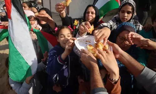 Celebrations in Gaza as long-awaited ceasefire begins