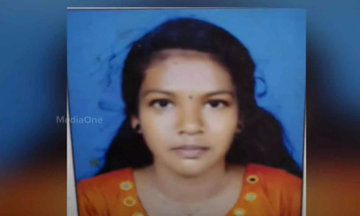 കൊല്ലത്ത് പത്തൊമ്പതുകാരിയെ വീട്ടിൽ മരിച്ച നിലയിൽ കണ്ടെത്തി