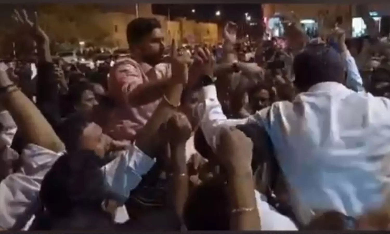 ഒമാനിലെ ഇന്ത്യൻ സ്‌കൂൾ ബോർഡ് തെരഞ്ഞെടുപ്പ് വിജയാഘോഷത്തിനിടെ ജയ്ശ്രീറാം വിളി; തെരഞ്ഞെടുപ്പ് കമ്മീഷന് പരാതി നൽകി