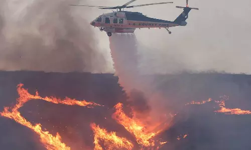 ലോസ്ആഞ്ചൽസിൽ വീണ്ടും കാട്ടുതീ; 31,000 ആളുകളെ ഒഴിപ്പിക്കാൻ ഉത്തരവിട്ടു ലോസ്ആഞ്ചൽസിൽ വീണ്ടും കാട്ടുതീ; 31,000 ആളുകളെ ഒഴിപ്പിക്കാൻ ഉത്തരവിട്ടു