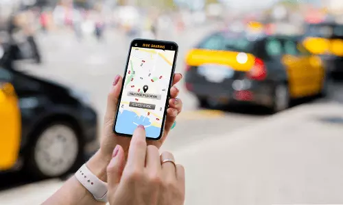 ഐഫോണിലും ആൻഡ്രോയിഡിലും രണ്ട് നിരക്ക്; ഓലക്കും യൂബറിനും നോട്ടീസ് അയച്ച് കേന്ദ്രം